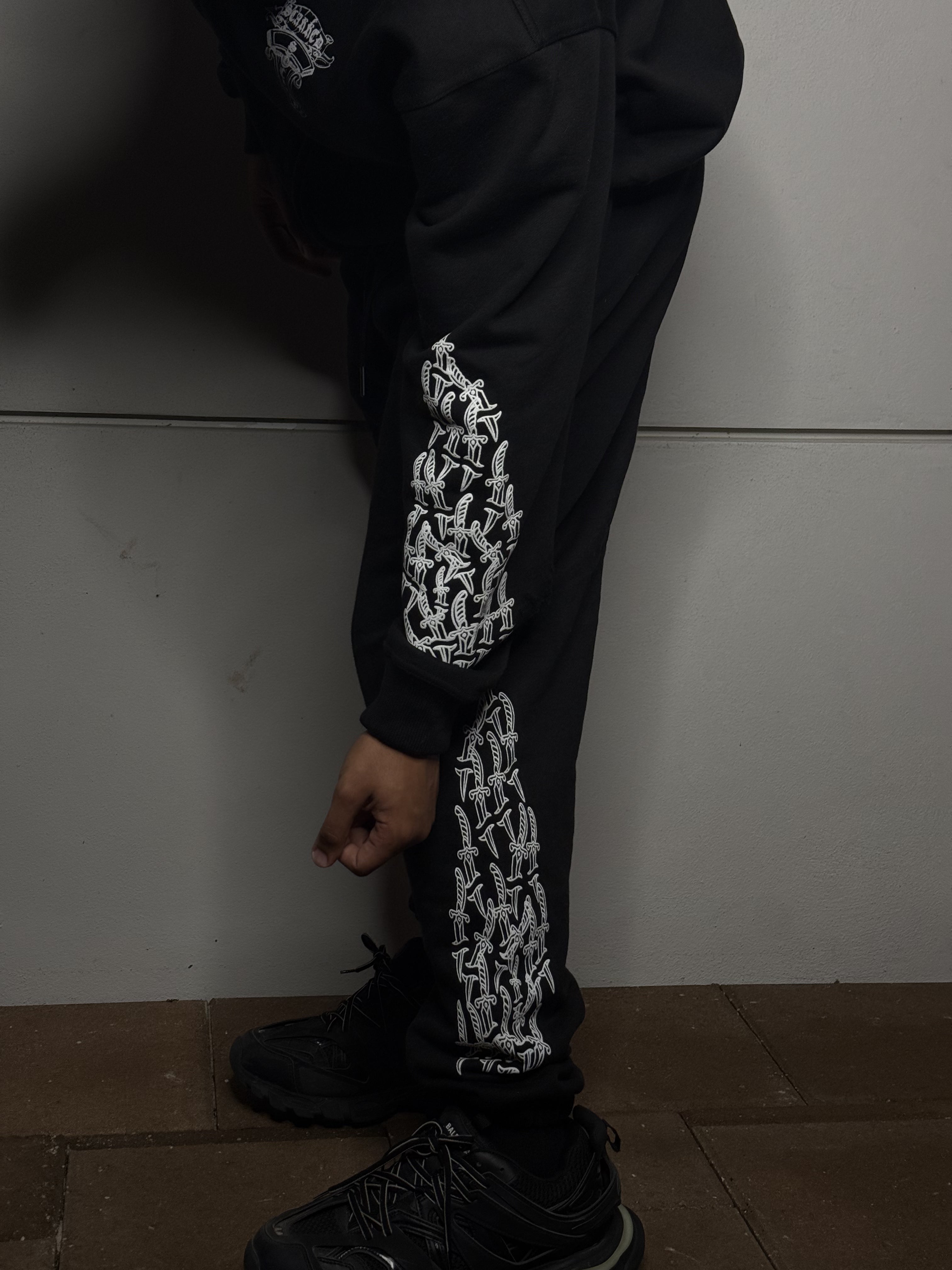 SS GRINCH Black Dagger JOGGERS